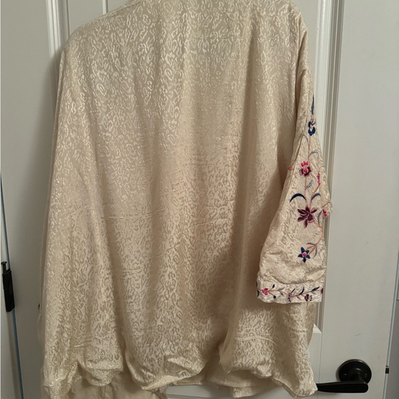 Kimono by Monsoon size XXL cream with embroidery. - Picture 4 of 5
